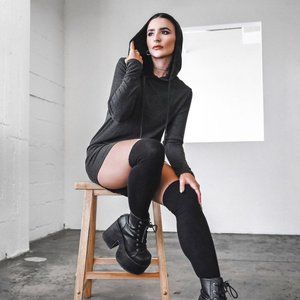 NWOT Blackwell (Foxblood) Unisex Ribbed Hooded Long Sleeved Shirt in Charcoal M